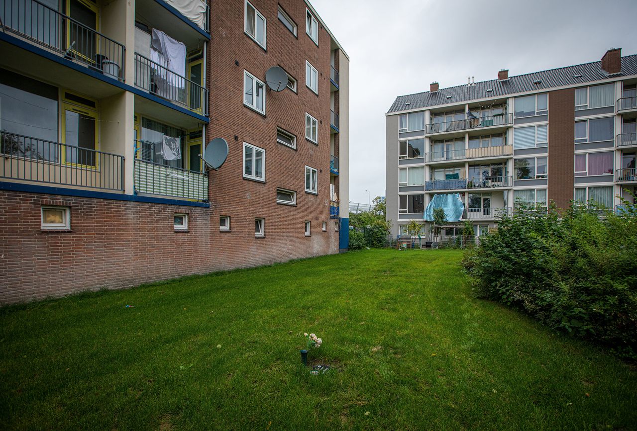 De binnentuin in Amsterdam Nieuw-West waar Sammy Baker werd doodgeschoten.