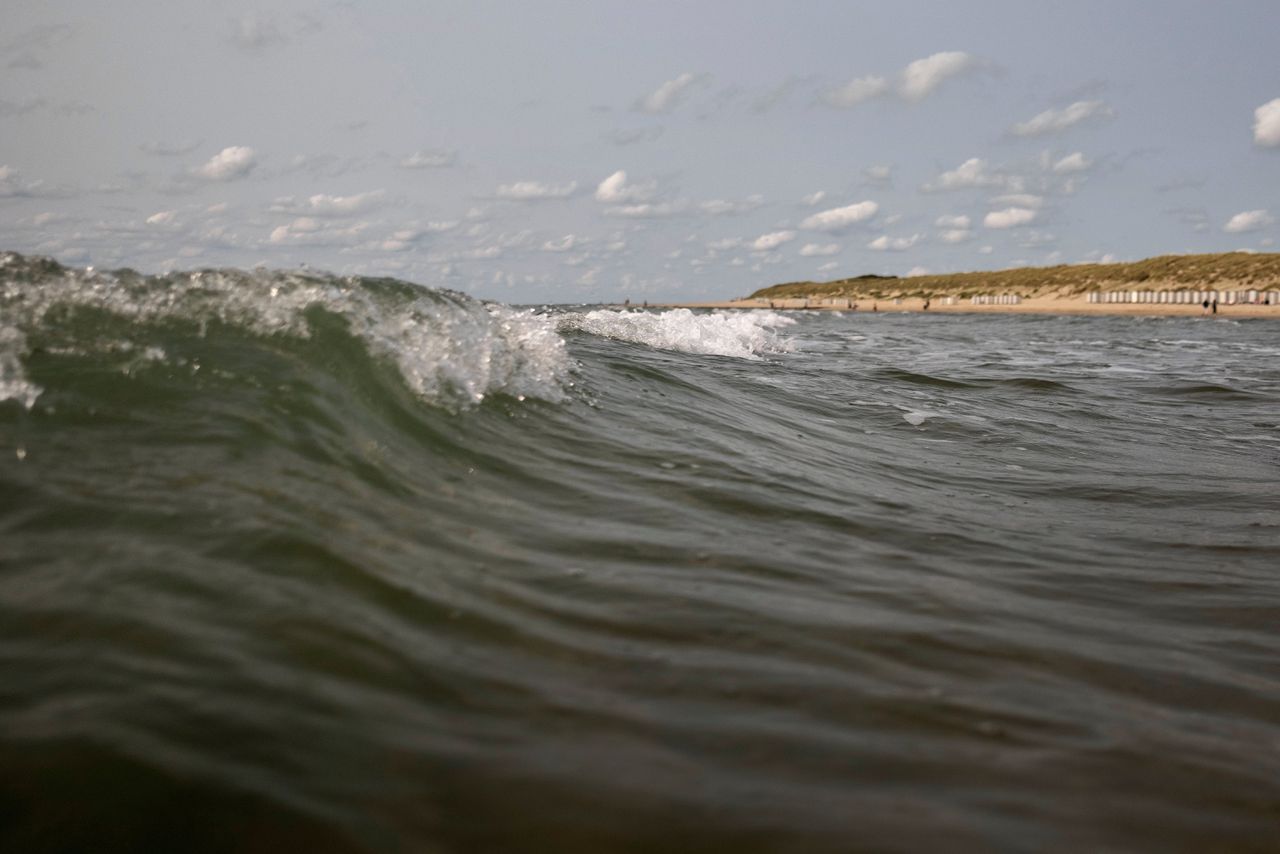 De Noordzee bij Westenschouwen, Zeeland.