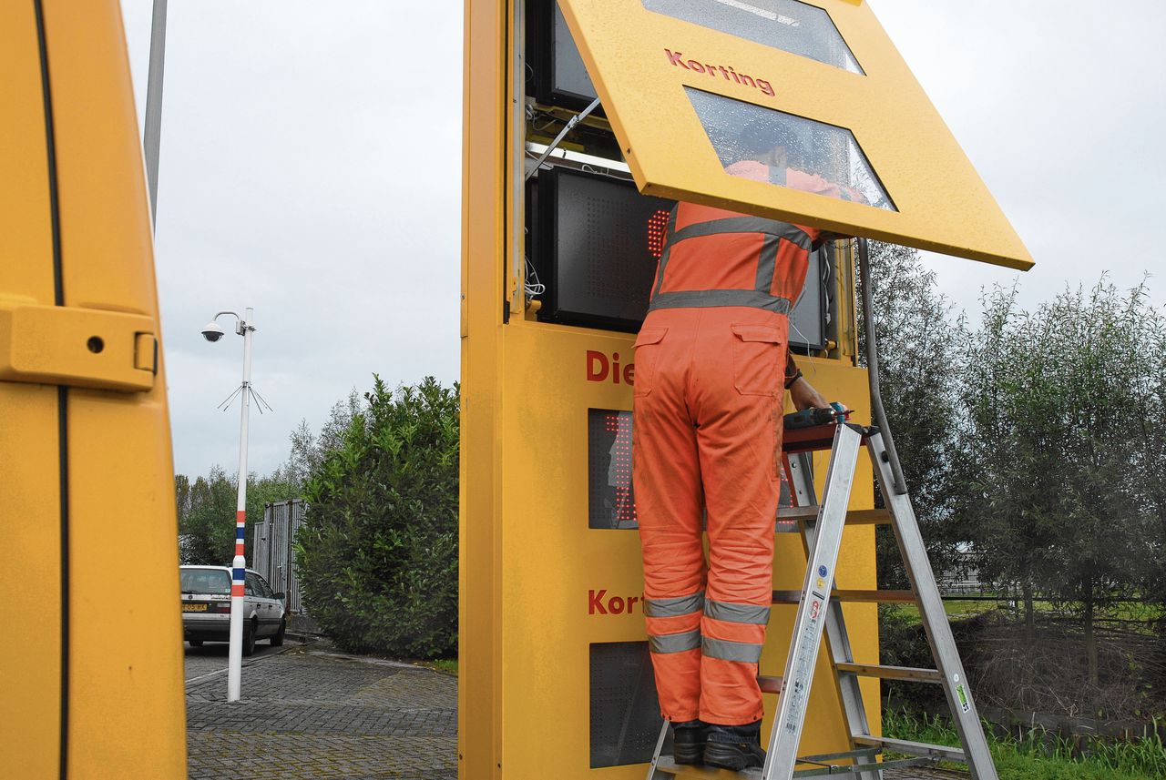 De adviesprijs voor benzine in Nederland blijft ook stijgen door de oplopende olieprijzen.