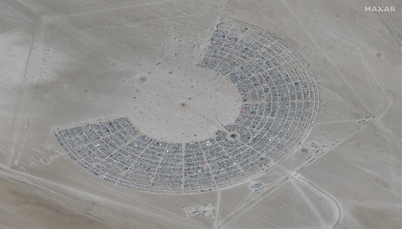 Een foto van het festivalterrein vanuit de lucht.