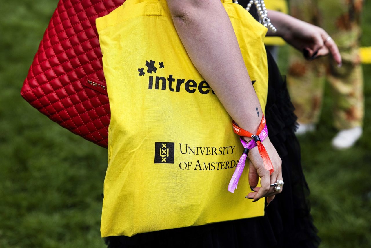 Sinds dit collegejaar is de basisbeurs weer terug in het Nederlandse onderwijs.