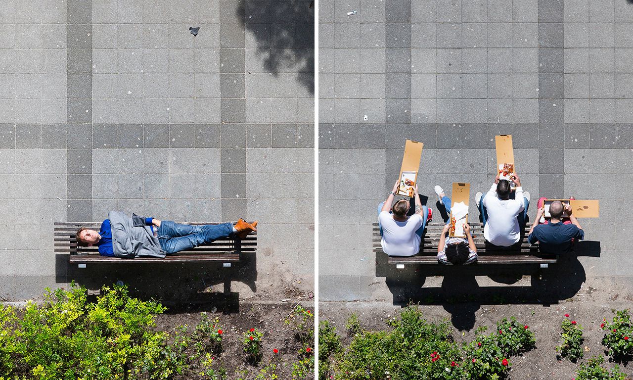 Deze foto’s komen uit de serie ‘Balcony Scenes’ van Joost van der Vleuten.