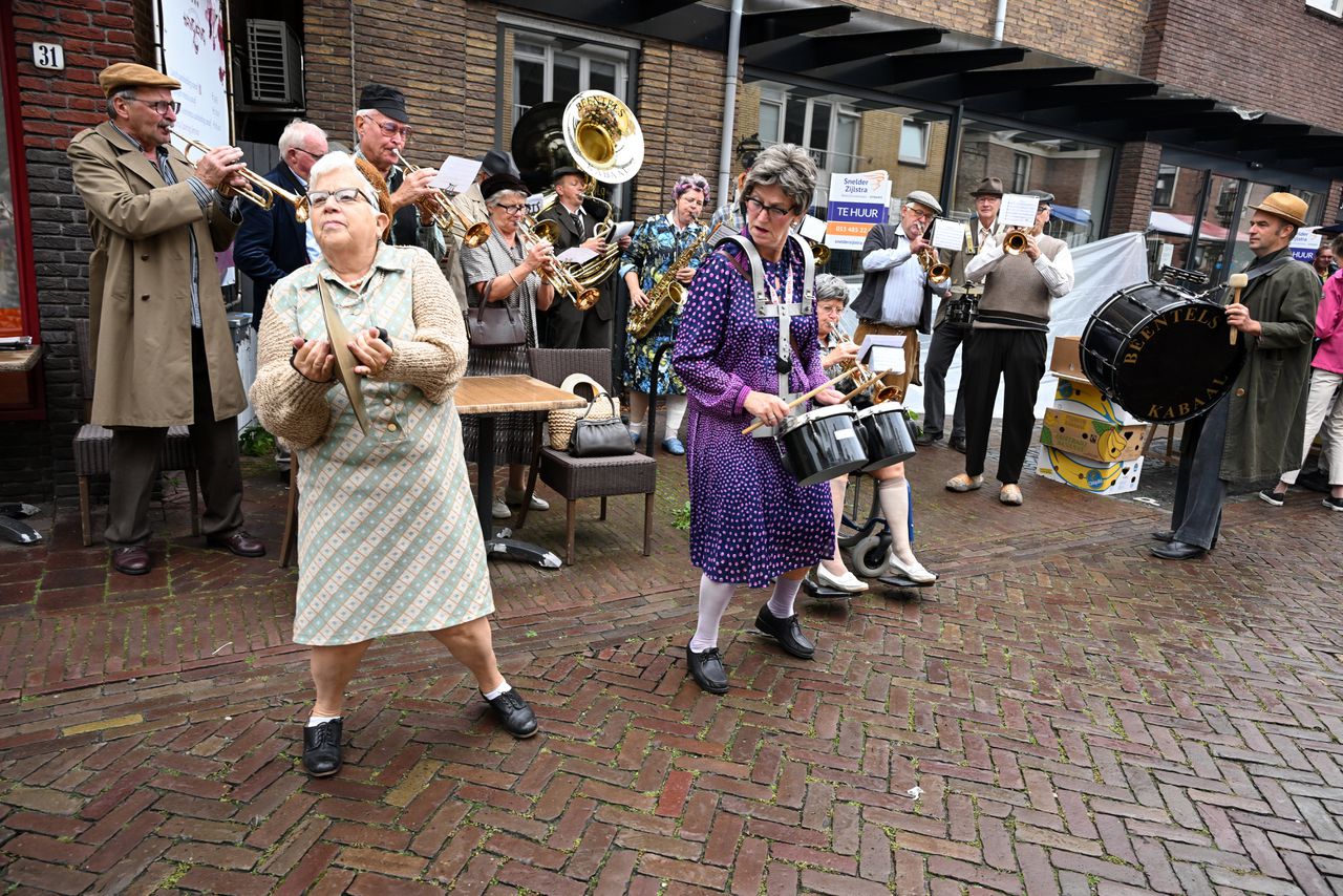 Straatbeeld in Delden.