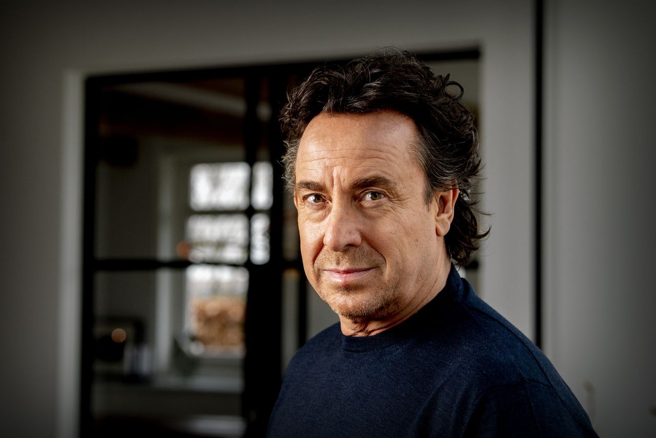 Marco Borsato zou een 15-jarig meisje hebben betast.