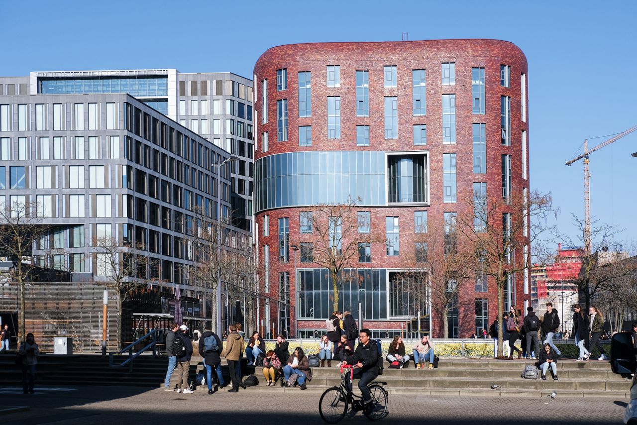 De Vrije Universiteit organiseert de opleiding samen met de Hogeschool van Amsterdam en hogeschool IPABO.