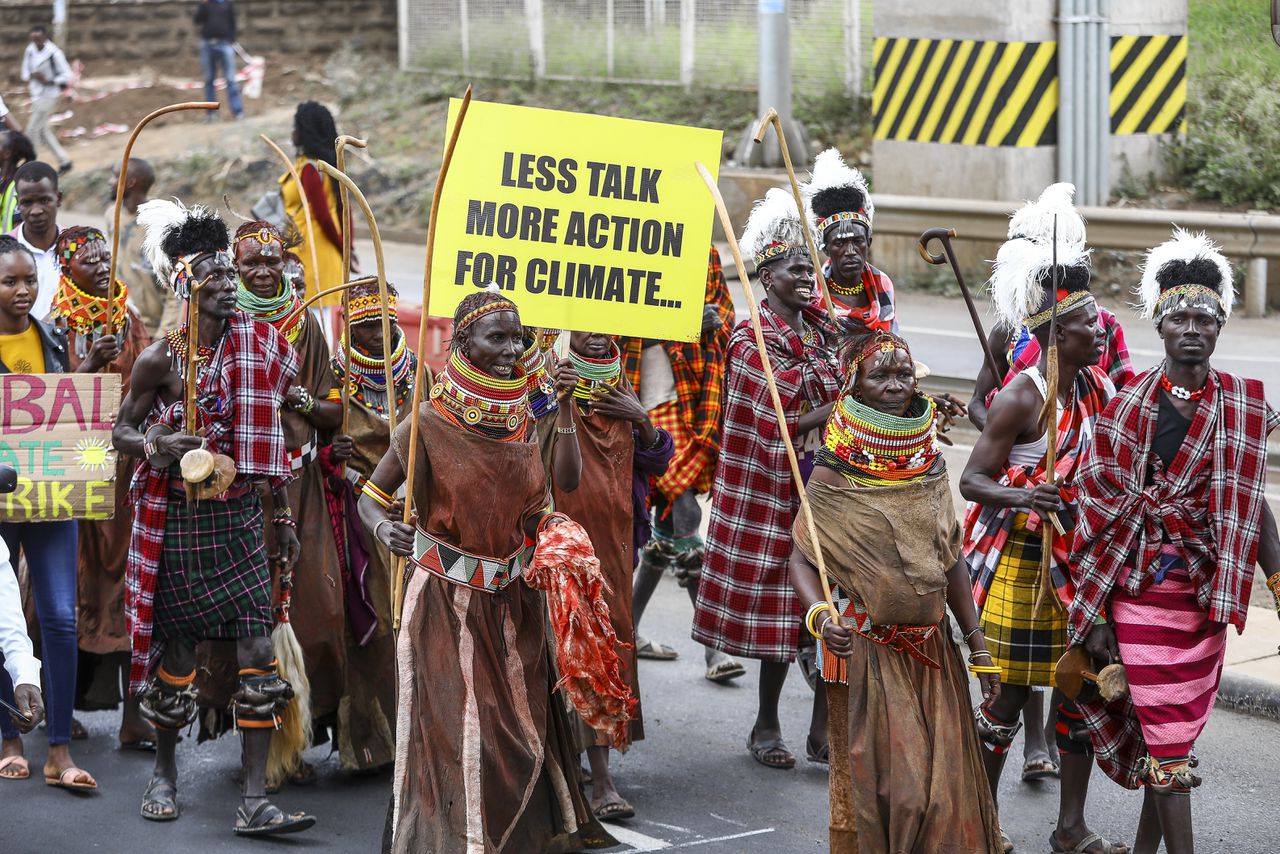 Leden van de Keniaanse Turkana-gemeenschap, die vaak lijden onder droogte, demonstreerden voorafgaand aan de eerste Afrikaanse klimaattop in Nairobi.