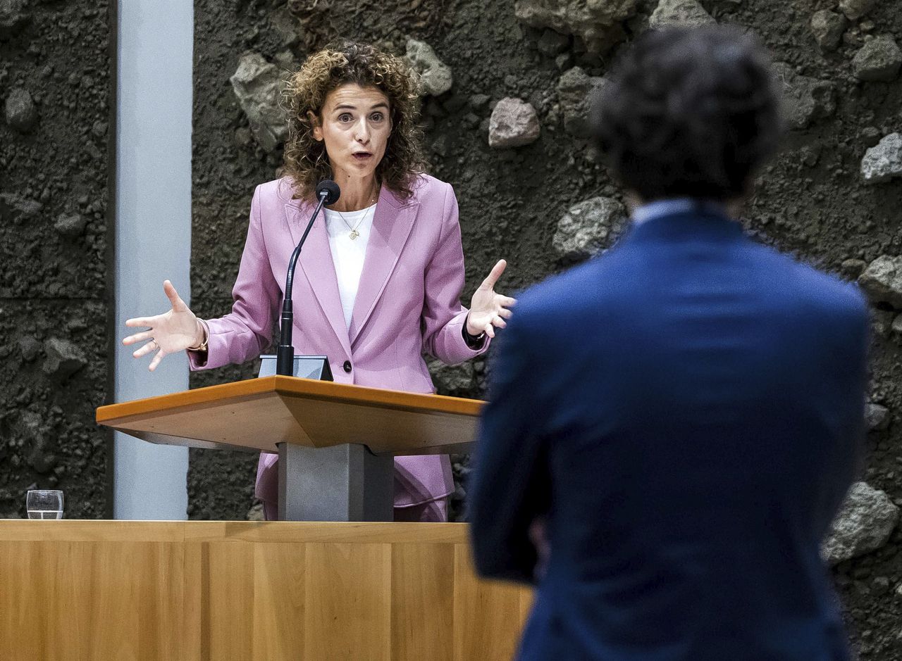 Sophie Hermans (VVD) in debat met Jesse Klaver (GroenLinks) tijdens de eerste dag van de Algemene Politieke Beschouwingen