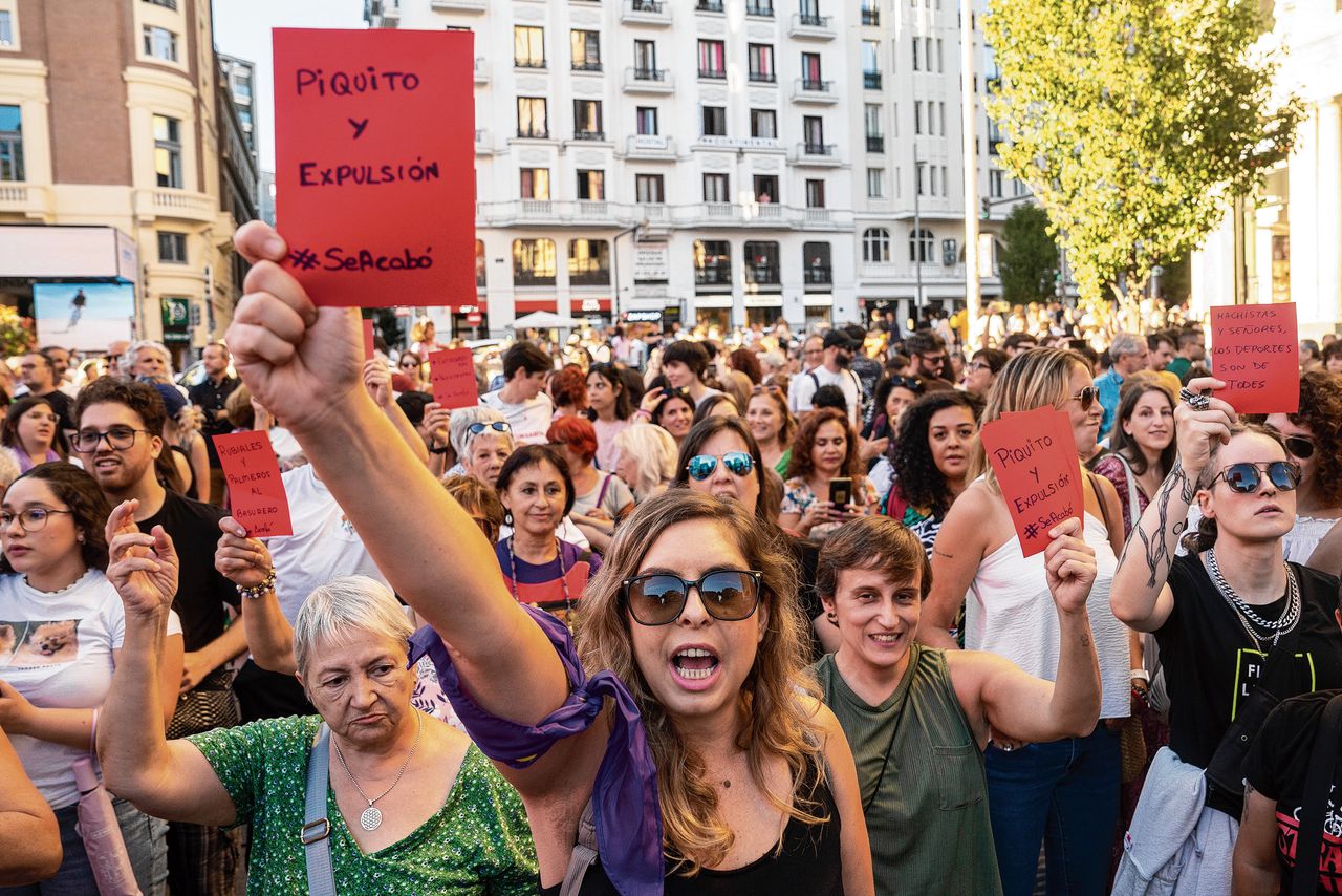 Demonstratie tegen voetbalbondvoorzitter Luis Rubiales op 28 augustus in Madrid.