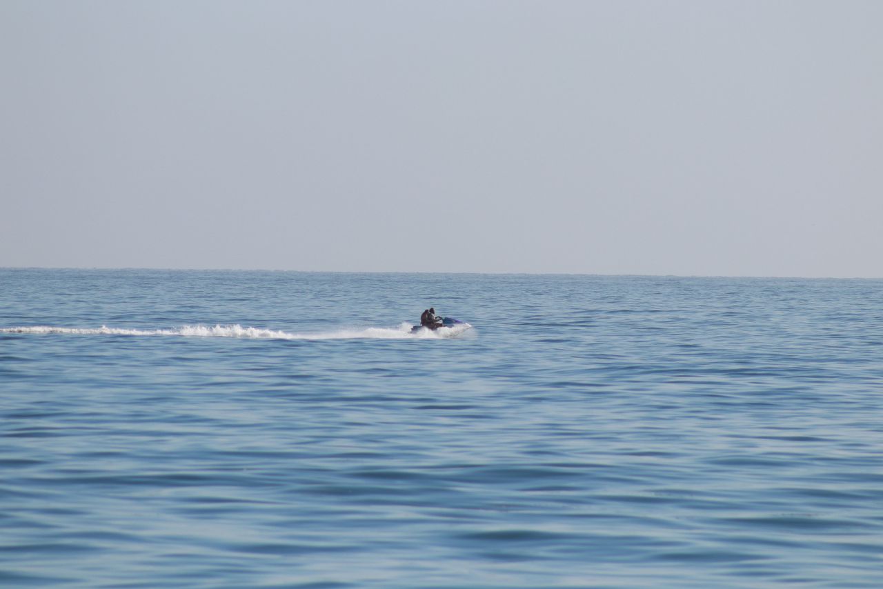 De twee slachtoffers hoorden bij een groep van vier mannen die op jetski's waren vertrokken vanaf de Marokkaanse kust. Deze foto betreft geen van de slachtoffers.