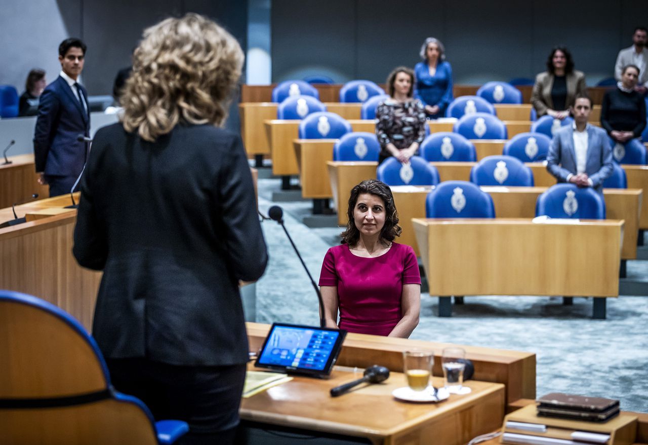 Kamerlid Hind Dekker-Abdulaziz kreeg te horen dat er geen plaats is voor haar op de D66-kandidatenlijst.