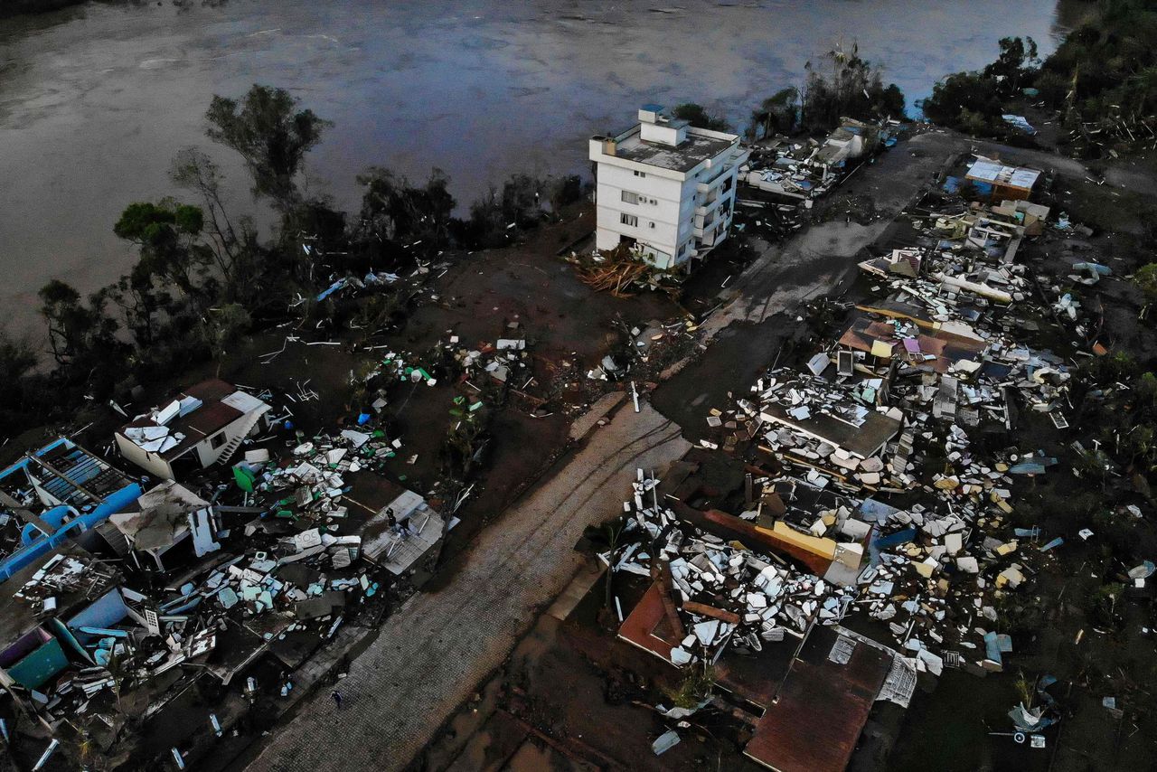 De cycloon van de afgelopen dagen zou voor de grootste natuurramp van de afgelopen veertig jaar hebben gezorgd in de deelstaat Rio Grande do Sul.