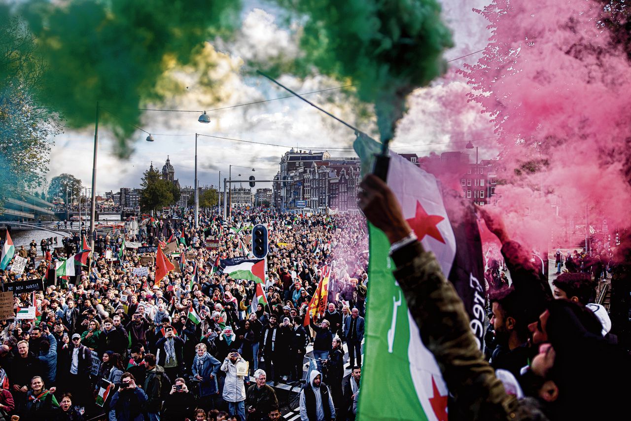 âDe echte terroristen, dat zijn de zionistenâ, klinkt het tijdens een mars voor de Palestijnen