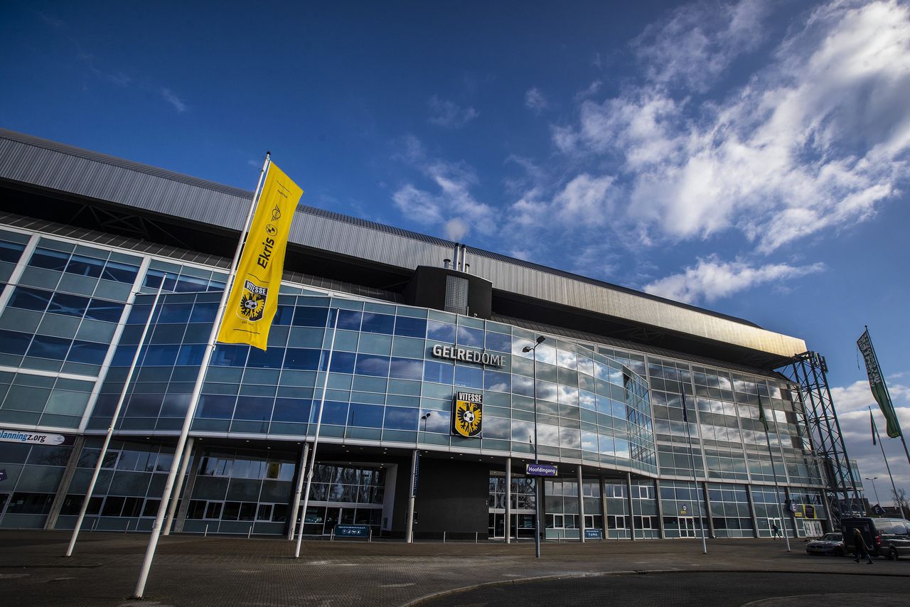 Stadion Gelredome van Vitesse. Het Russische verleden van de Arnhemse voetbalclub zorgt voor problemen.