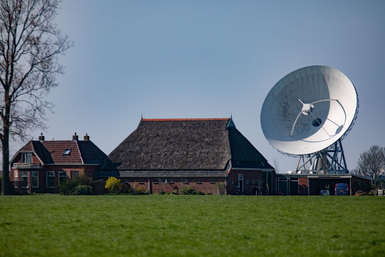 Het satellietstation van Inmarsat in het Friese Burum.