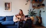 Geertje Jorritsma is sinds haar postcoviddiagnose muziek gaan maken. „Drie jaar geleden had ik nooit gedacht dat ik een lied zou schrijven.”