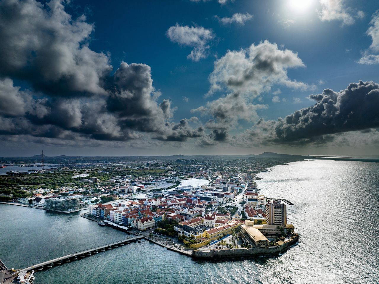 Dronefoto van Willemstad, Curaçao.