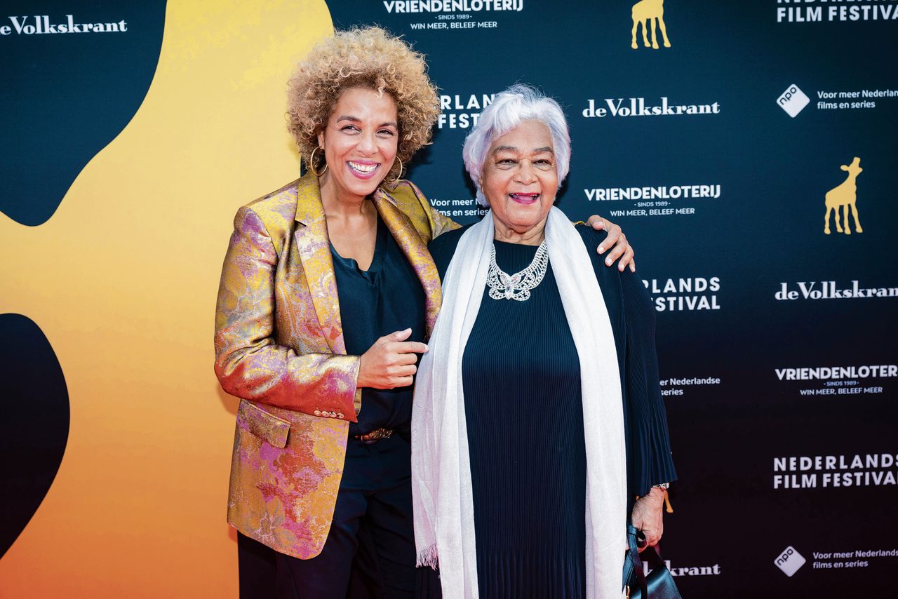 Mildred Roethof en Cynthia McLeod bij de premiere van The President’s Daughter & the Richest Freeborn Lady op het NFF.