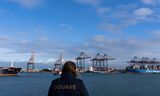 Een containerterminal op de Rotterdamse Maasvlakte. Rotterdam en Antwerpen zijn de absolute toegangspoort tot Europa geworden voor cocaïne.