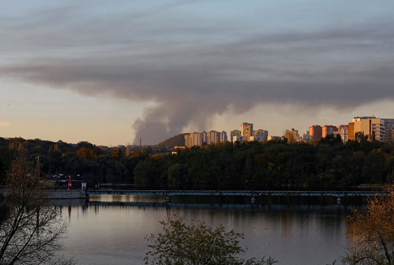 Felle gevechten zijn er dezer dagen rondom Avdiivka in Donetsk. Vorige week hingen er zware rookwolken boven de stad.