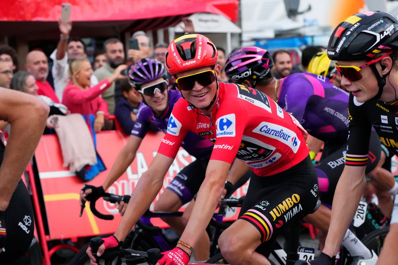 Jumbo-Visma is momenteel de beste wielerploeg ter wereld met overwinningen in alle drie de grote rondes dit jaar. Primoz Roglic won de Giro, Jonas Vingegaard de Tour en Sepp Kuss de Vuelta.