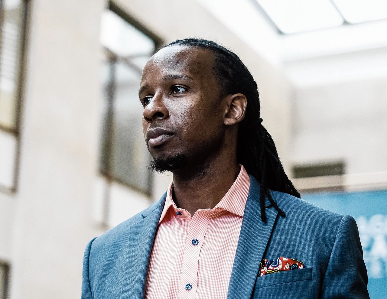 Ibram X. Kendi wordt ervan beschuldigd een opportunist te zijn.