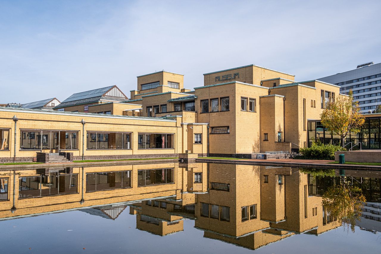 Ook grotere musea als bijvoorbeeld het Kunstmuseum in Den Haag kregen ondanks de coronasteun de begroting niet rond, blijkt uit hun jaarcijfers.