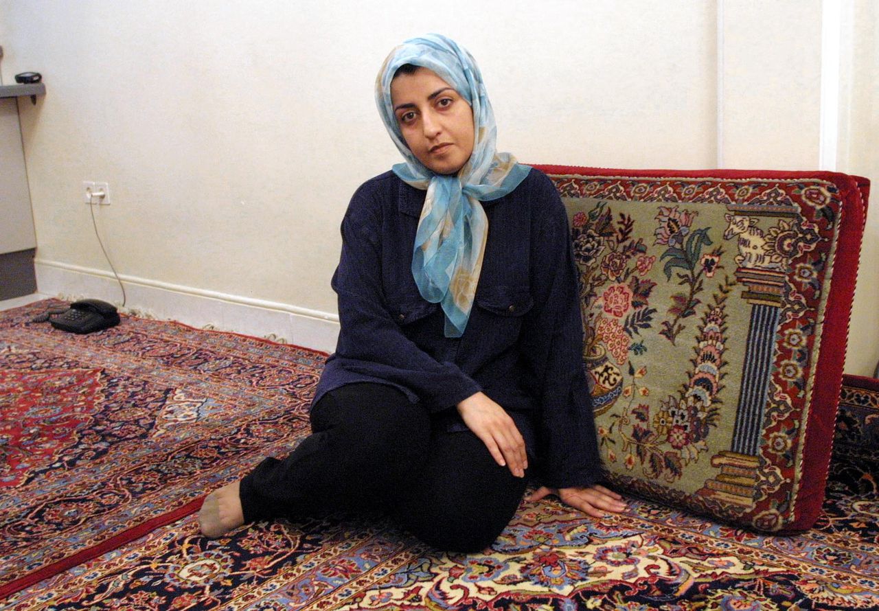 De Iraanse Narges Mohammadi, in 2001 in haar huis in Tehran.