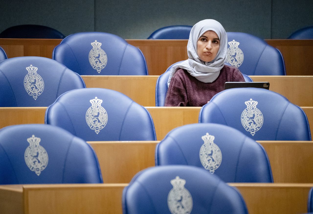 Kauthar Bouchallikht kwam in 2021 met veel voorkeurstemmen voor GroenLinks in de Tweede Kamer.