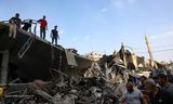 Massale bombardementen door het Israëlische leger, geïntensiveerd sinds vrijdagavond, hebben vele gebouwen in Gaza-stad in puin gelegd.