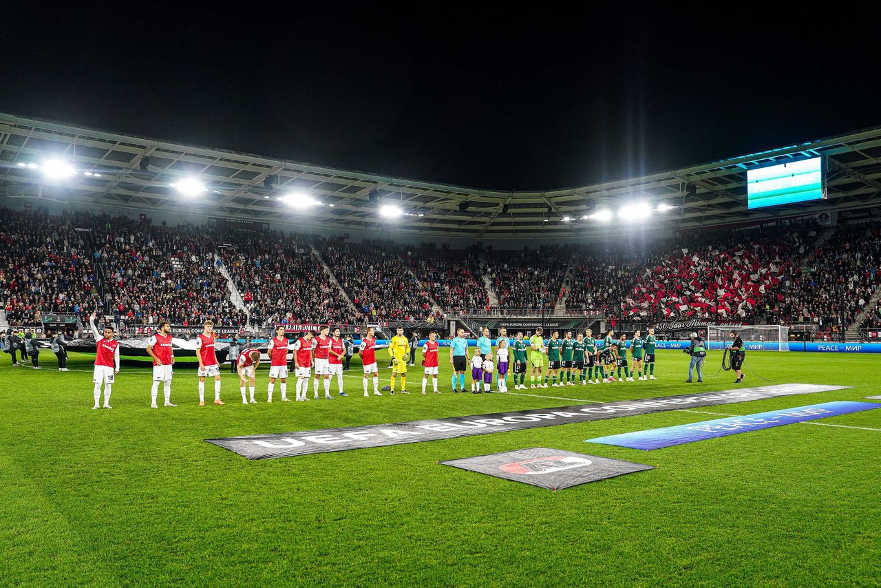 AZ won de wedstrijd tegen Legia Warschau met 1-0.