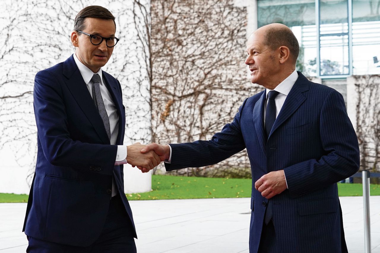 De Duitse bondskanselier Olaf Scholz (rechts) ontvangt de Poolse premier Mateusz Morawiecki in februari 2022 in Berlijn.