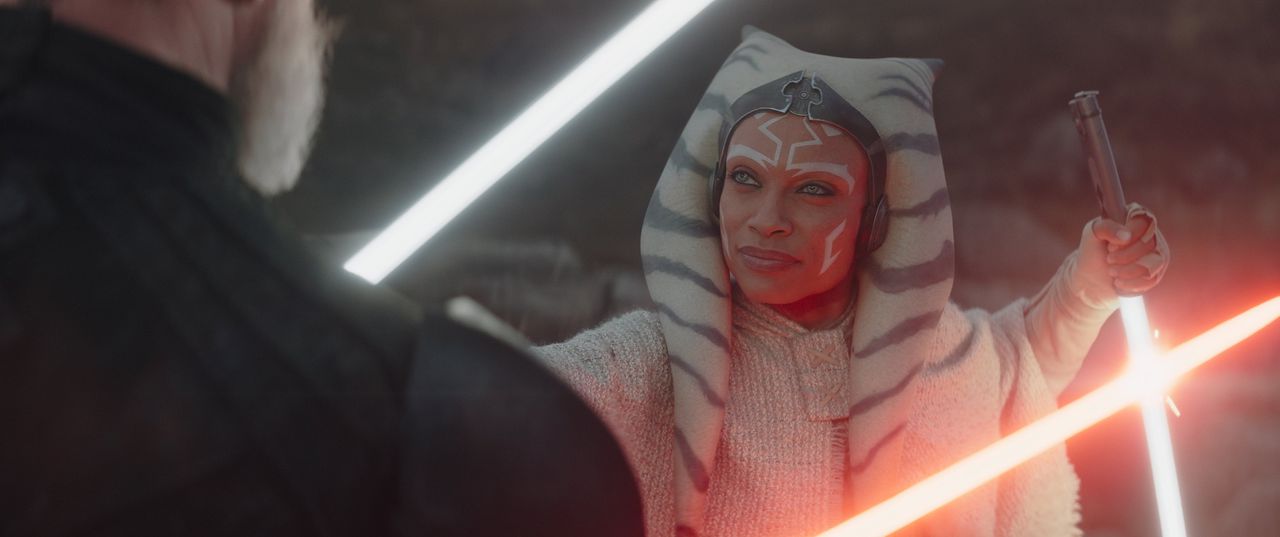 Rosario Dawson als Ahsoka Tano in de serie ‘Ahsoka’.