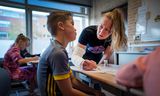 Reken- en taalonderwijs op de Mr. J.J.L Van der Brugghenschool in Katwijk. Juf Jacqueline Aandewiel en groep 7A.