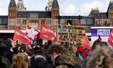 Een demonstratie op het Museumplein voor compensatie van de studieschuld onder het leenstelsel. 