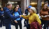 NSC lijsttrekker Pieter Omtzigt voert campagne bij winkelcentrum Diemerplein in Diemen in aanloop naar de Tweede Kamerverkiezingen.