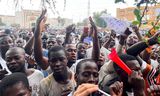 Nigerezen gingen donderdag, de dag na de staatsgreep de straat op in de Nigerese hoofdstad Niamey.