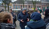 Burgemeester Ahmed Marcouch in gesprek met tegendemonstranten van de koranverbranding door Pegida-voorman Edwin Wagensveld. 