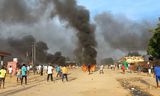 Demonstranten werpen op 20 oktober vorig jaar barricades op in de Tsjadische hoofdstad N’Djamena, nadat het bewind van Idriss Deby's de terugkeer naar een burgerregering met twee jaar had uitgesteld. Harde repressie was het gevolg, waarbij onder betogers in de twee grootste steden zeker zestig doden vielen.