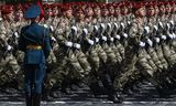 Russische militairen tijdens de Russische Dag van de Overwinning op het Rode Plein in Moskou.