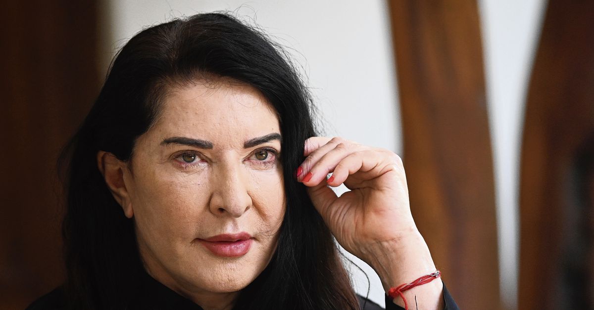 Kunstenaar Marina Abramovic begint lijn met huidlotion en energiedruppels voor gezond leven