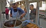 Een stalletje in Caïro, Egypte, waar street food te koop is.