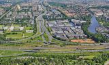 Luchtfoto van knooppunt de Nieuwe Meer, richting de Coentunnel in Amsterdam 