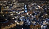 Woningen en winkels in het Utrechtse centrum, gezien vanaf de Dom. 