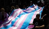 Deelnemers lopen de TransPride Walk tijdens de eerste Queer &amp; Pride week die in het  teken staat van het bevorderen van gelijkheid voor de lhbtiq-gemeenschap. 