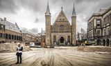 Het Binnenhof, met de Ridderzaal. 