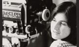 Chantal Akerman bij de opnames van ‘Jeanne Dielman, 23 Quai du Commerce, 1080 Bruxelles’ 