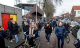 Stadion De Adelaarshorst, tussen de arbeidershuisjes in de Deventer volkswijk Voorstad-Oost.