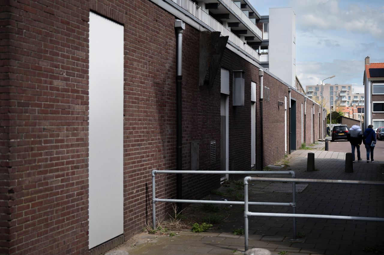 Het dilemma voor de burgemeester van IJmuiden: pak je één dealer op, dan begint de rest een drugsoorlog