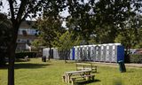 Bij de St Thomas More Catholic Comprehensive School in Londen zijn noodtoiletten geplaatst. Het schoolgebouw is voorlopig deels gesloten omdat het is gebouwd met het brosse RAAC-beton.