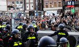 ME grijpt in bij demonstratie in Amsterdam, charges uitgevoerd